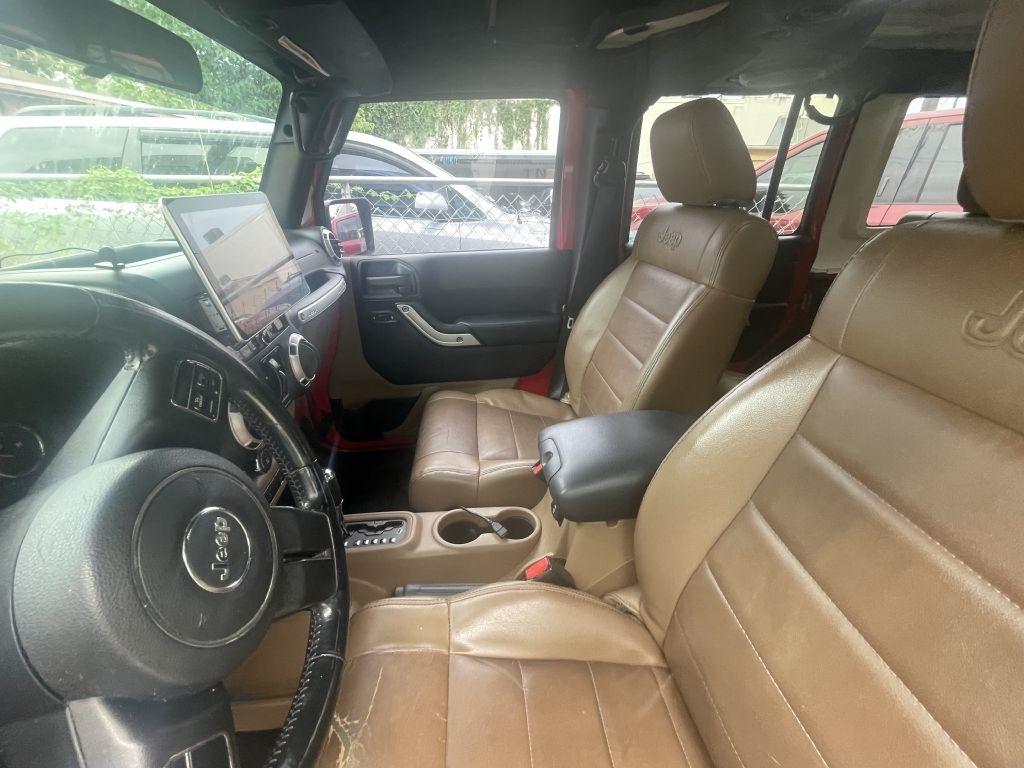 Jeep Wrangler Unlimited Sahara 4WD 2011