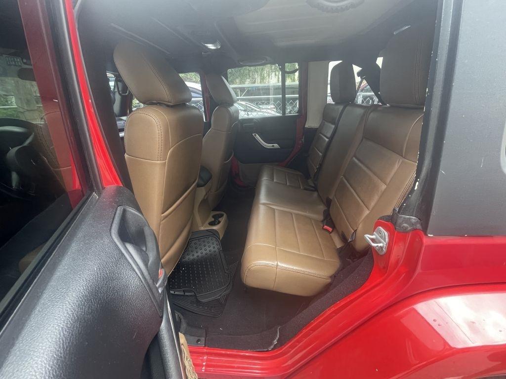 Jeep Wrangler Unlimited Sahara 4WD 2011
