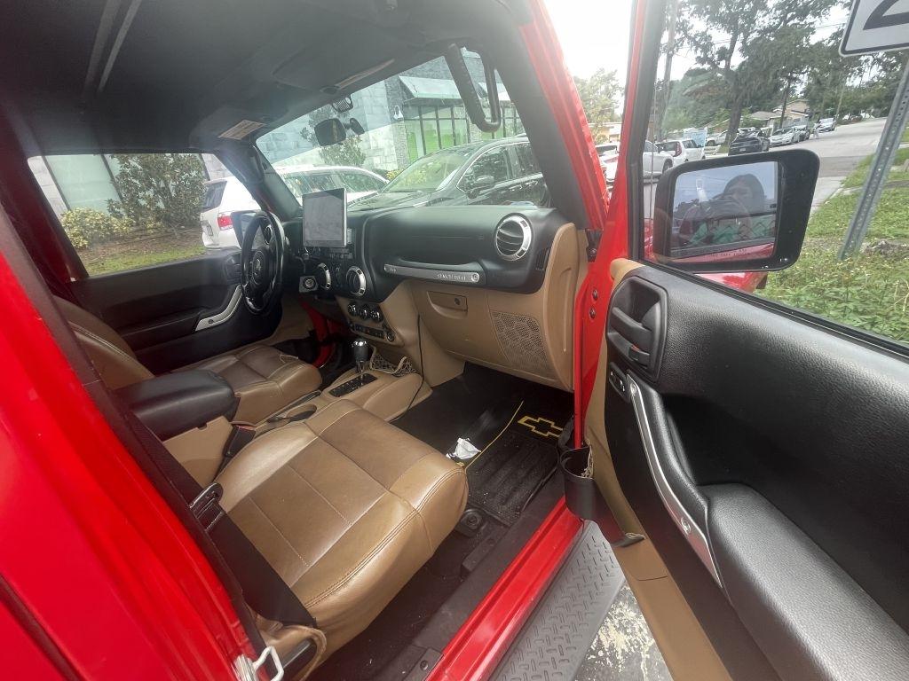 Jeep Wrangler Unlimited Sahara 4WD 2011