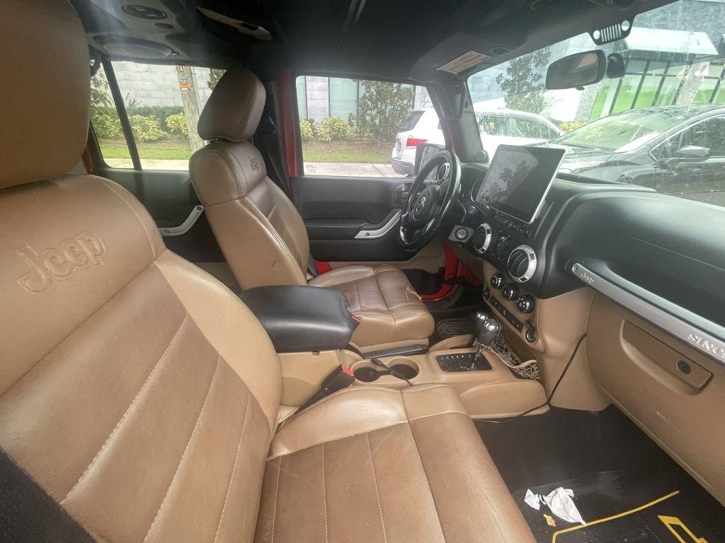 Jeep Wrangler Unlimited Sahara 4WD 2011