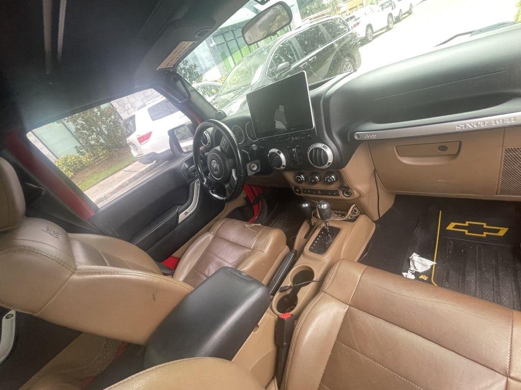 Jeep Wrangler Unlimited Sahara 4WD 2011