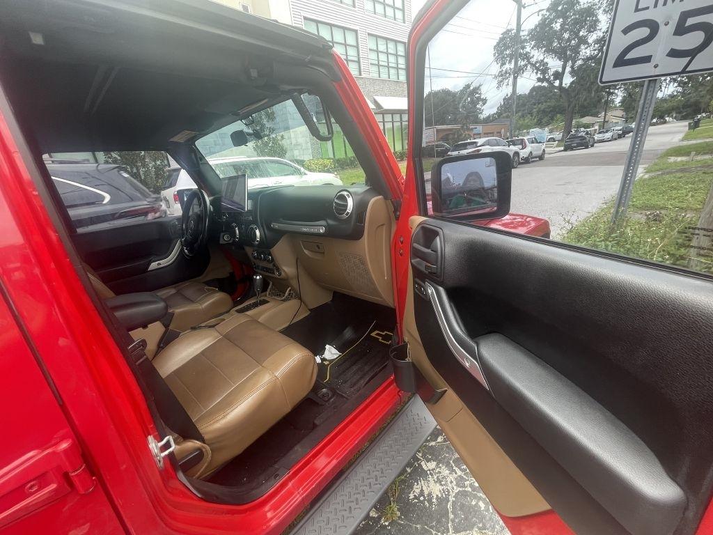 Jeep Wrangler Unlimited Sahara 4WD 2011