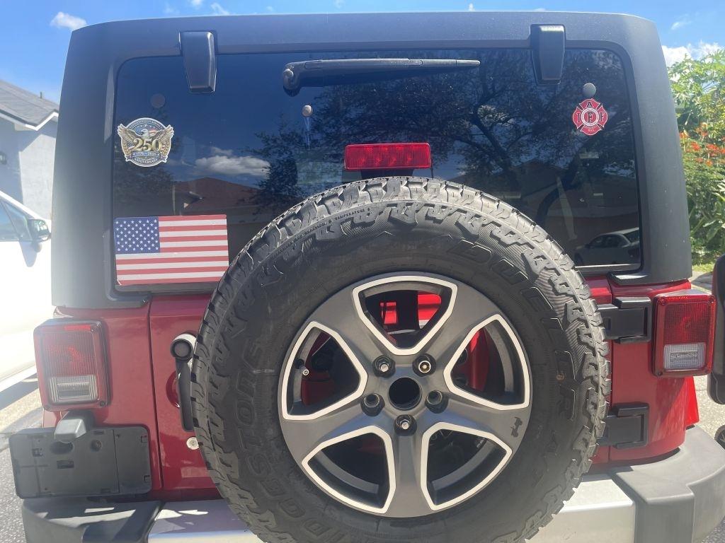 Jeep Wrangler Unlimited Sahara 4WD 2011