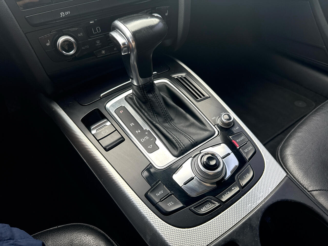 2015 Audi A4 2.0T Quattro photo 9