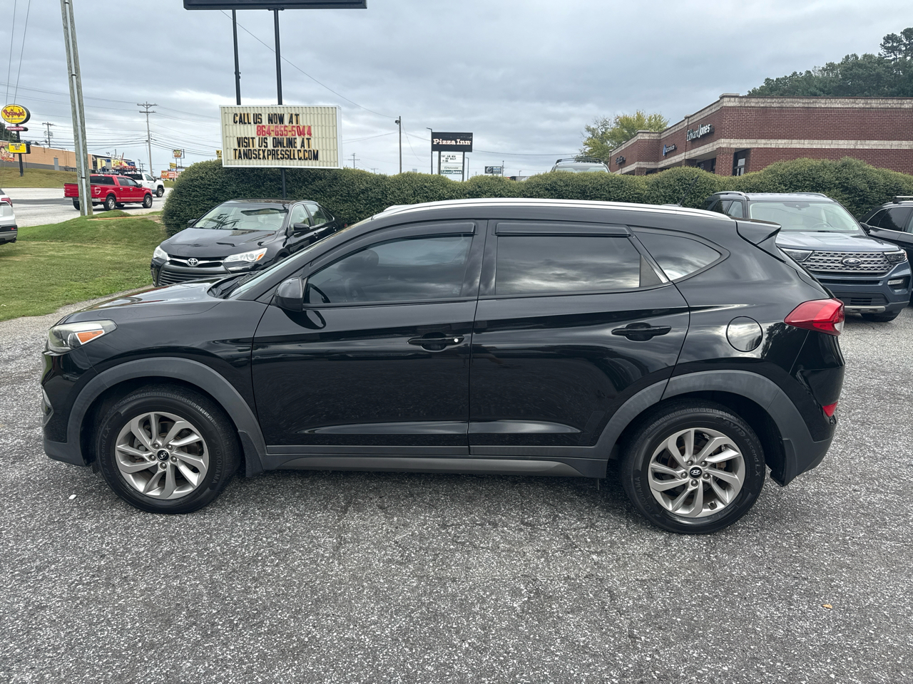 2016 Hyundai Tucson SE photo 2