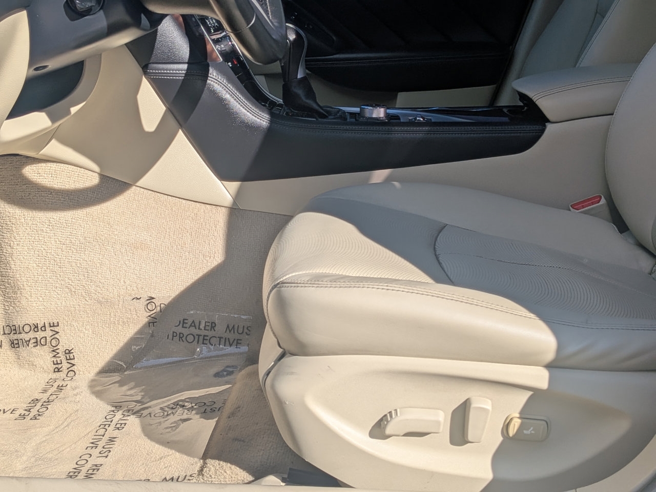 2014 INFINITI Q50 - Image 9