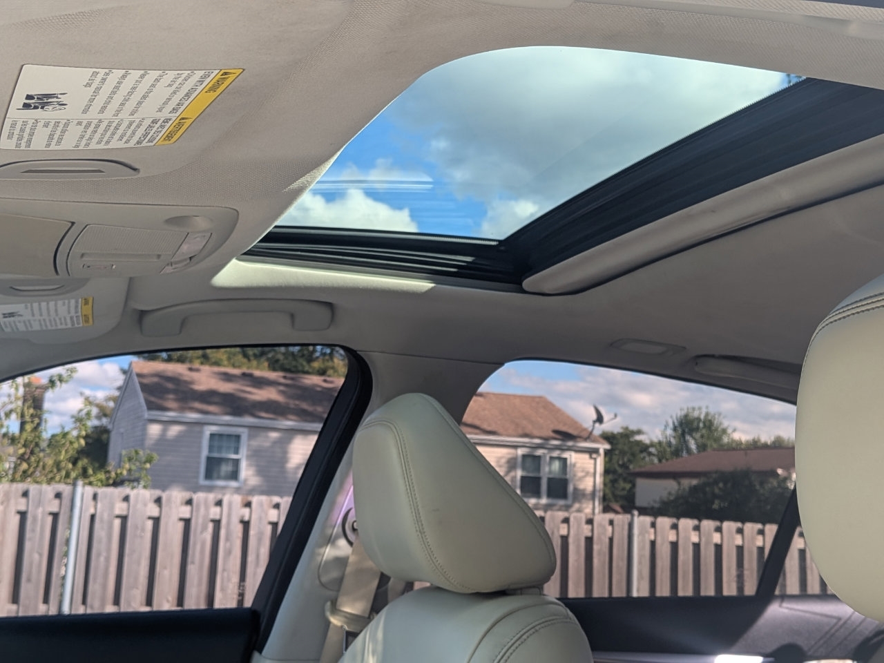 2014 INFINITI Q50 - Image 10