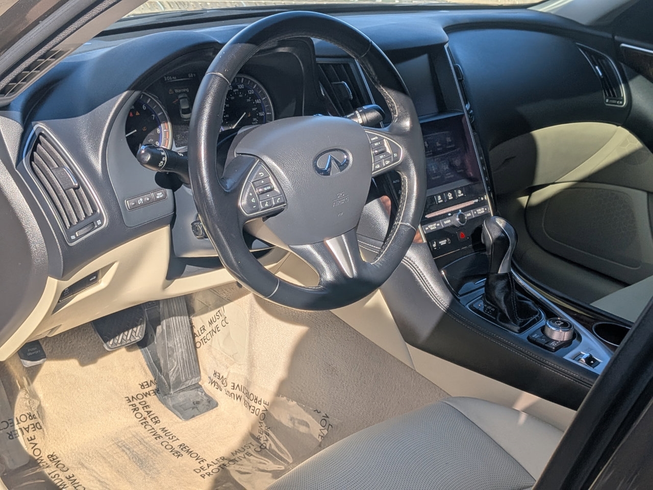 2014 INFINITI Q50 - Image 11