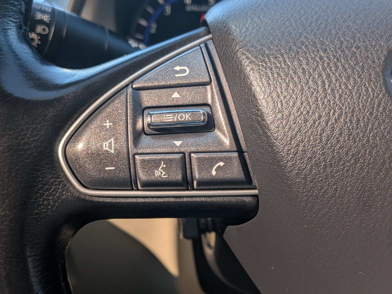 2014 INFINITI Q50 - Image 14