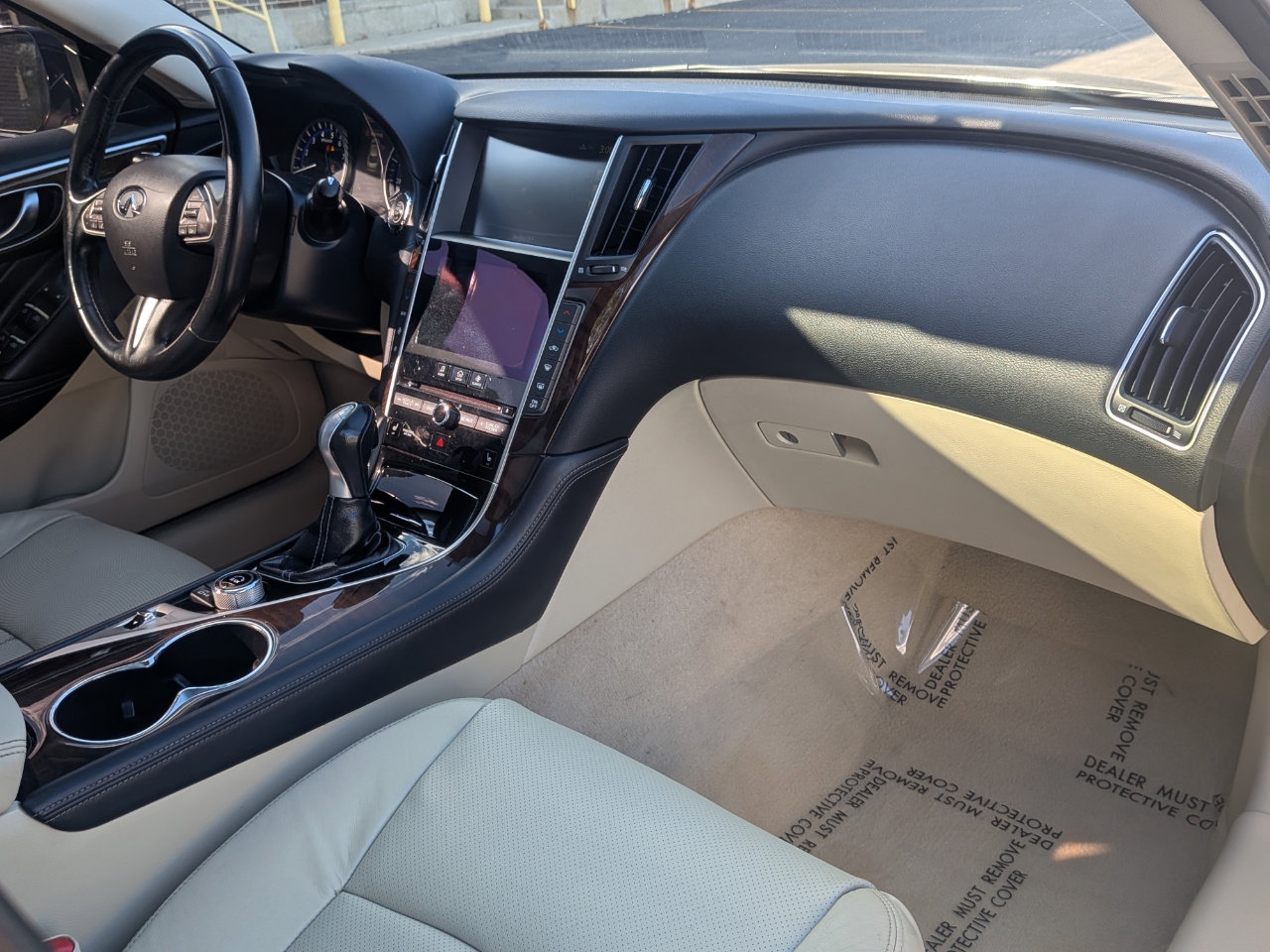 2014 INFINITI Q50 - Image 22