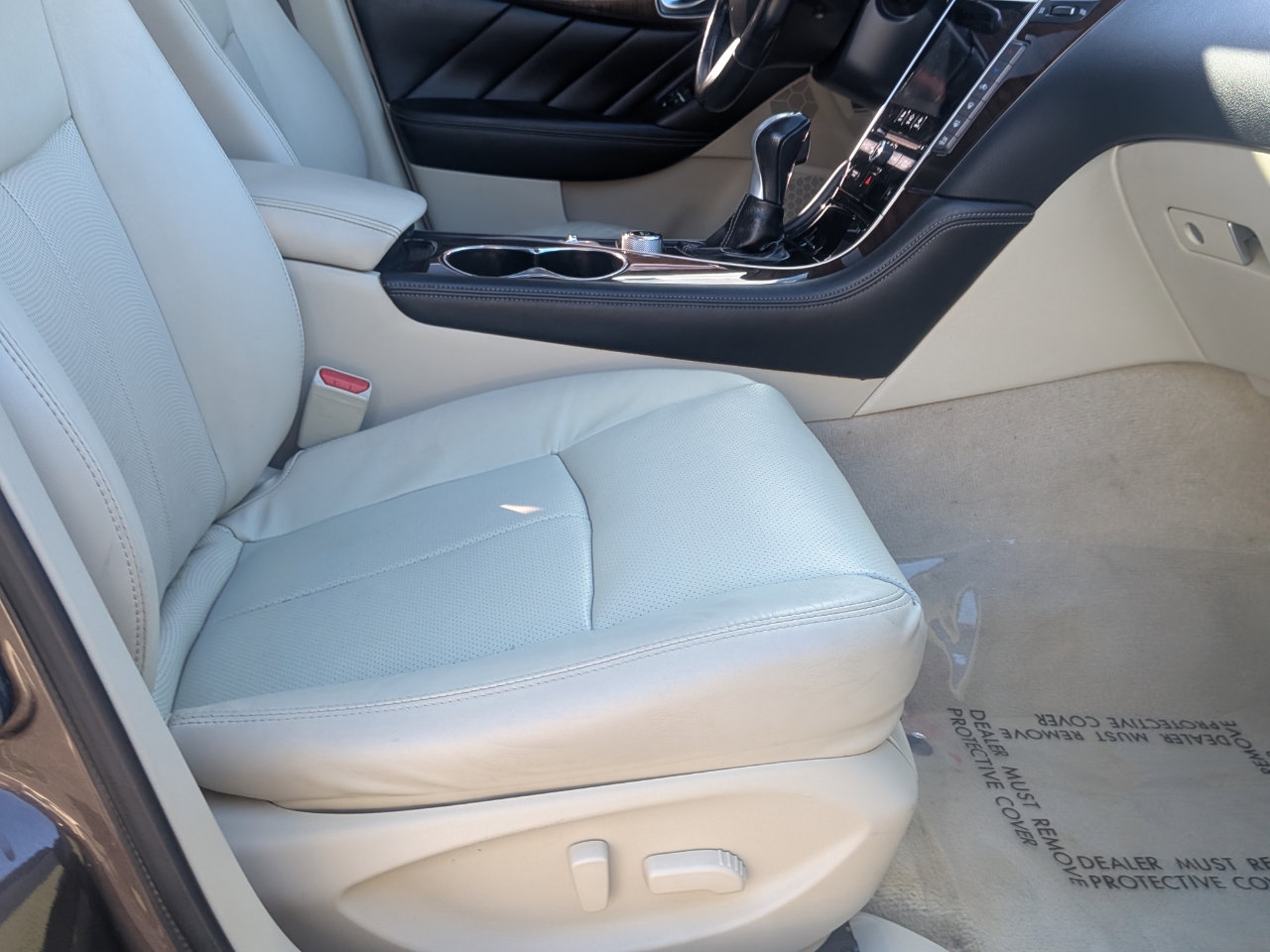 2014 INFINITI Q50 - Image 23