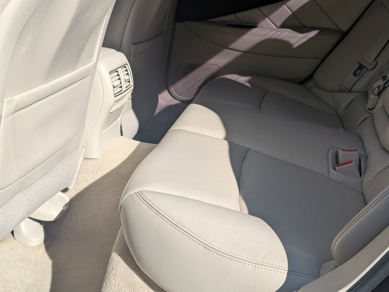 2014 INFINITI Q50 - Image 24