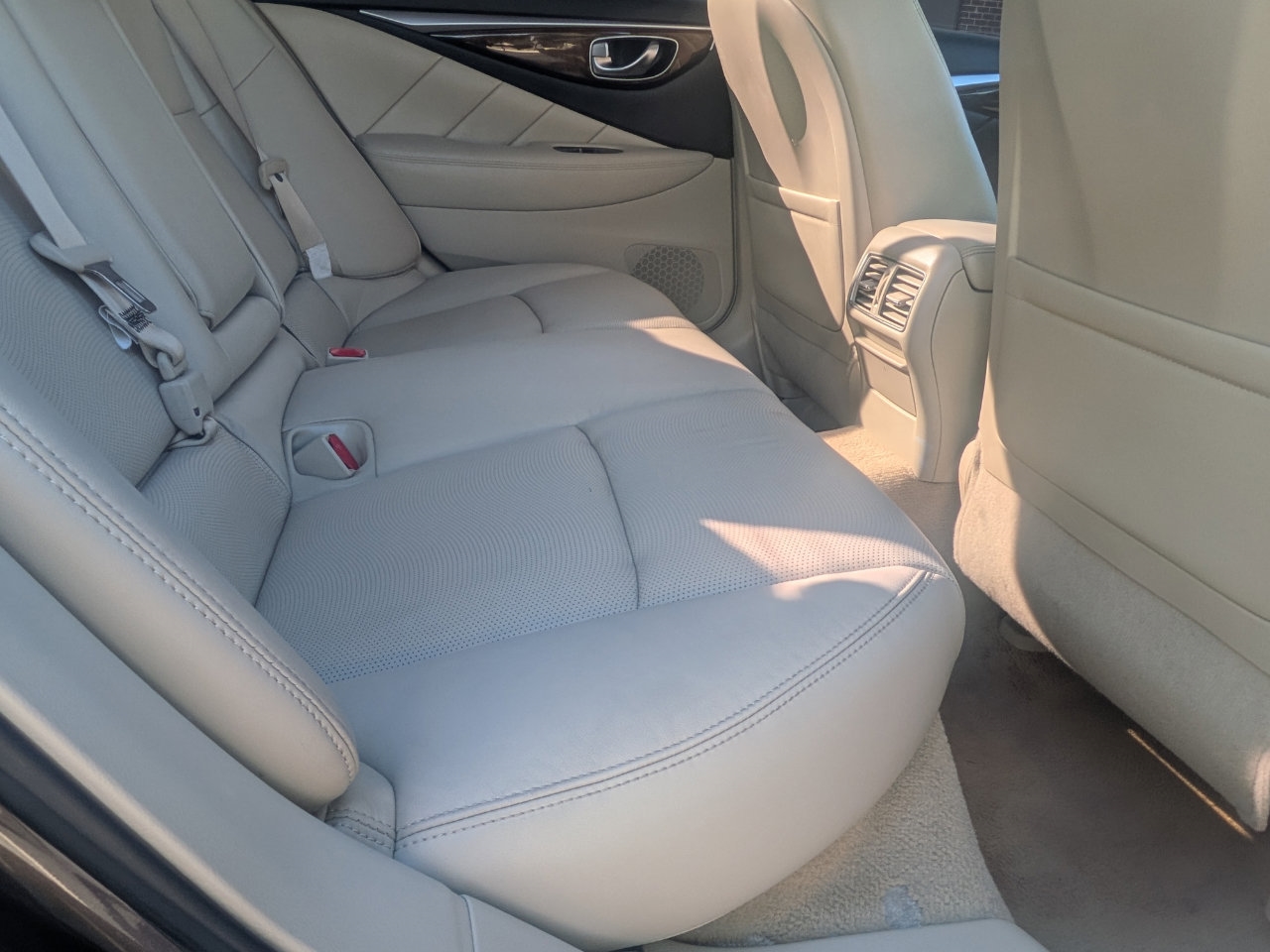 2014 INFINITI Q50 - Image 25