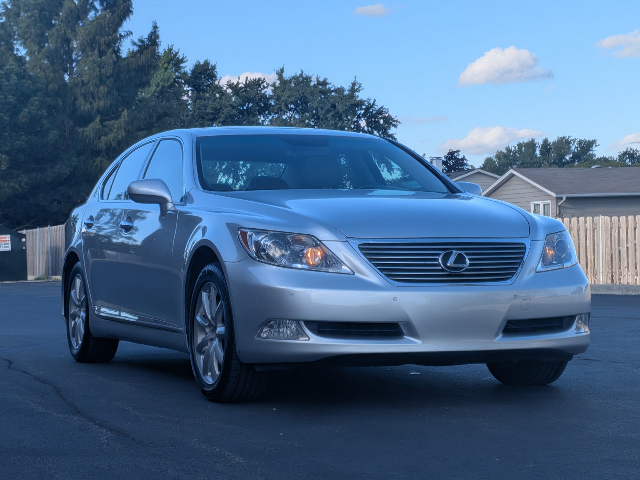 2009 Lexus LS Base