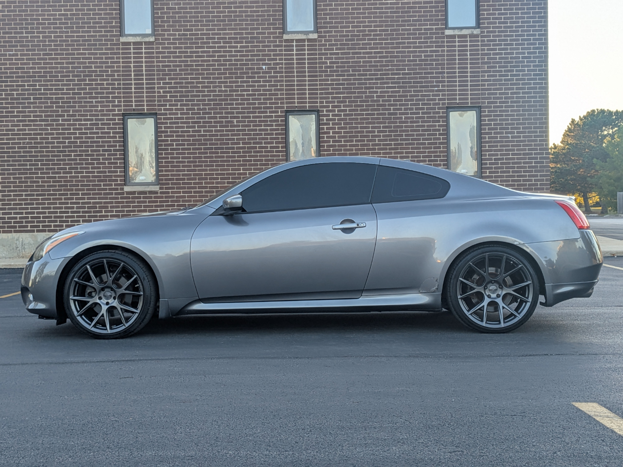 2011 Infiniti G37 Coupe Sport photo 4