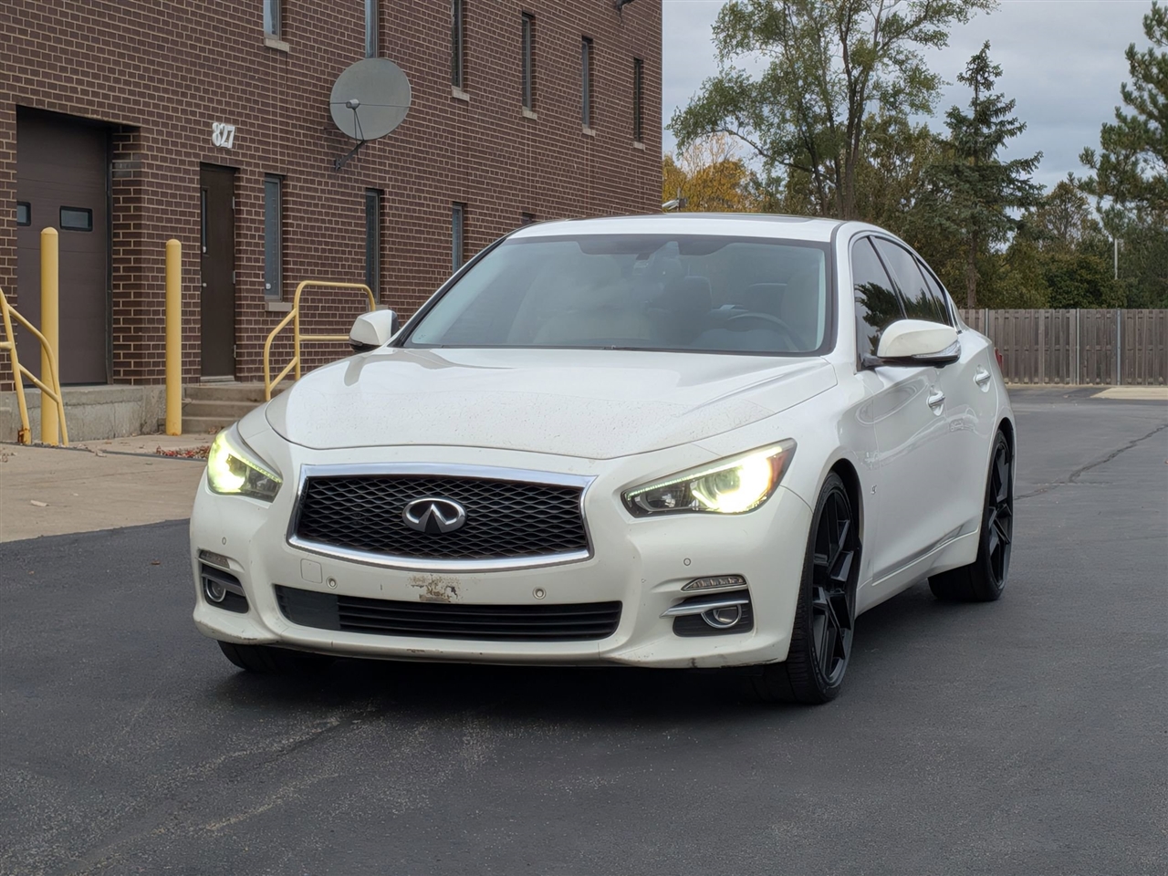 Infiniti Q50 Premium 4D Sedan 2014