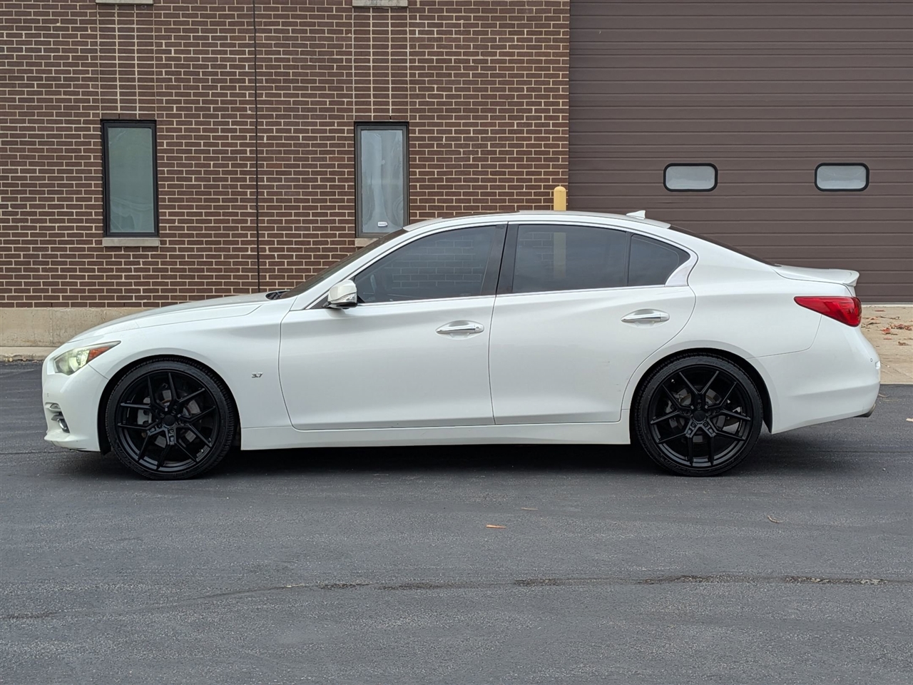 Infiniti Q50 Premium 4D Sedan 2014