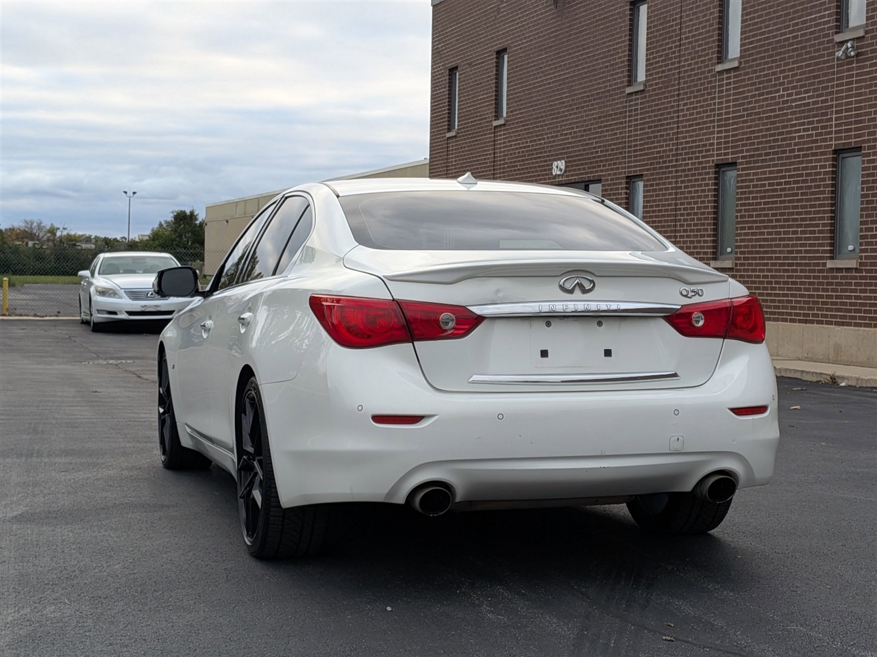 Infiniti Q50 Premium 4D Sedan 2014