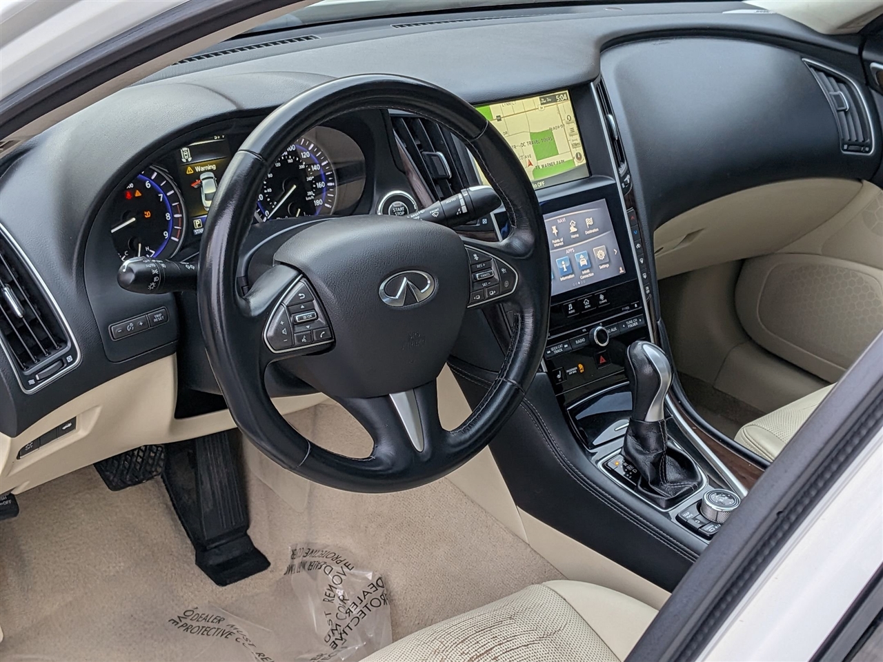 Infiniti Q50 Premium 4D Sedan 2014