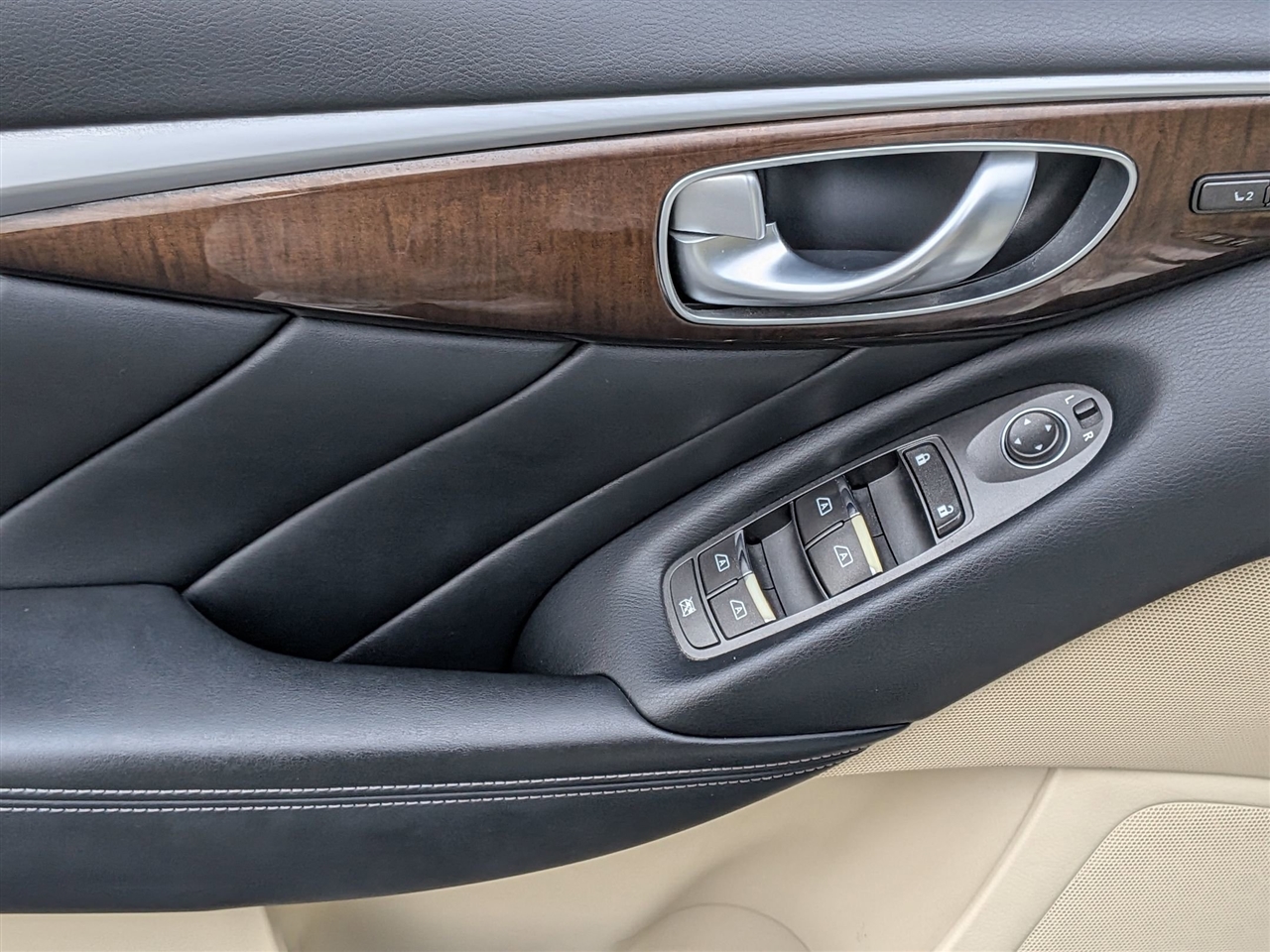 Infiniti Q50 Premium 4D Sedan 2014