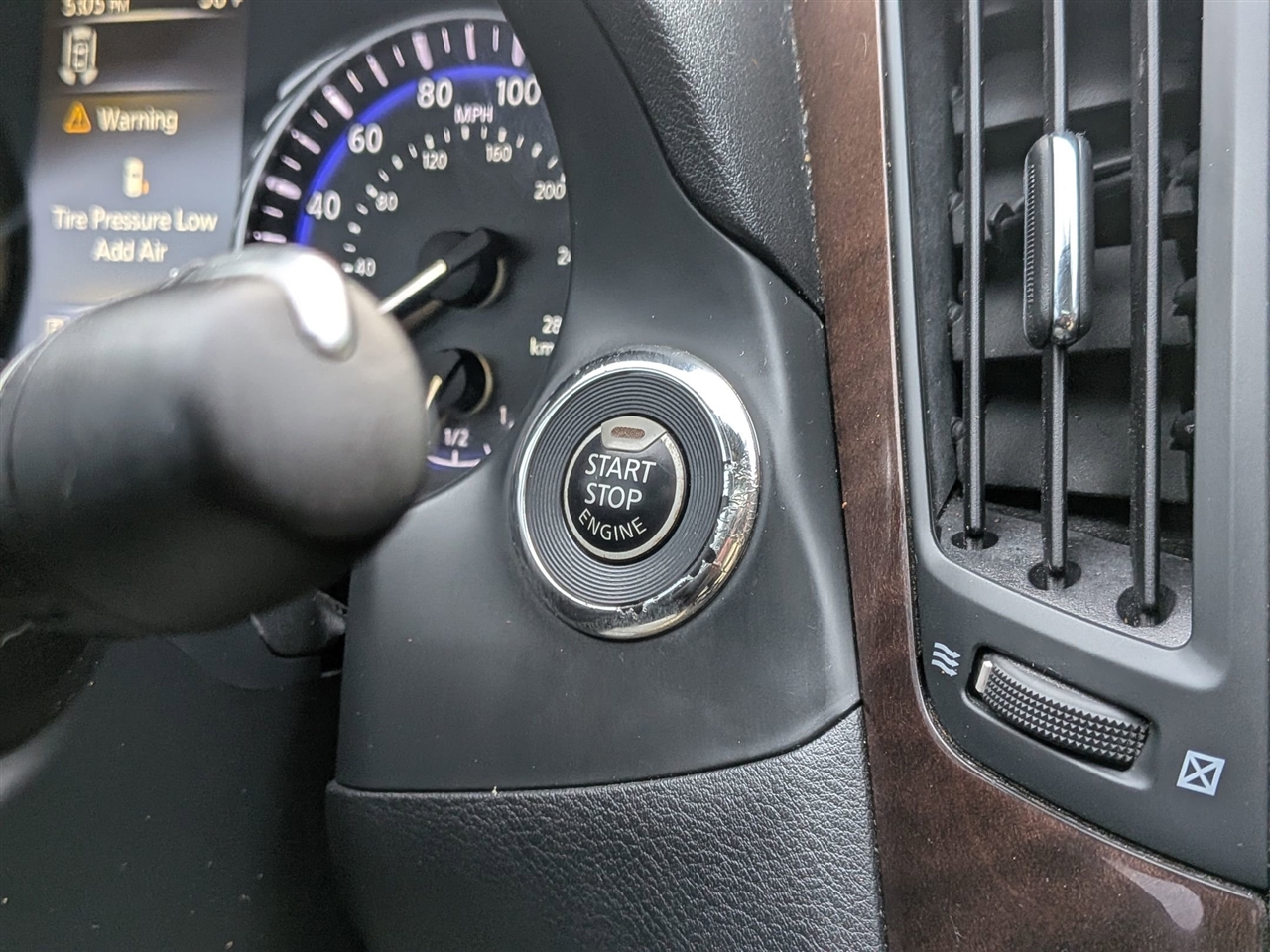 Infiniti Q50 Premium 4D Sedan 2014