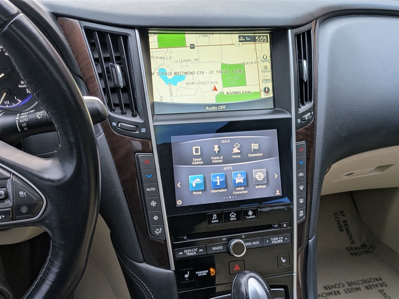 Infiniti Q50 Premium 4D Sedan 2014