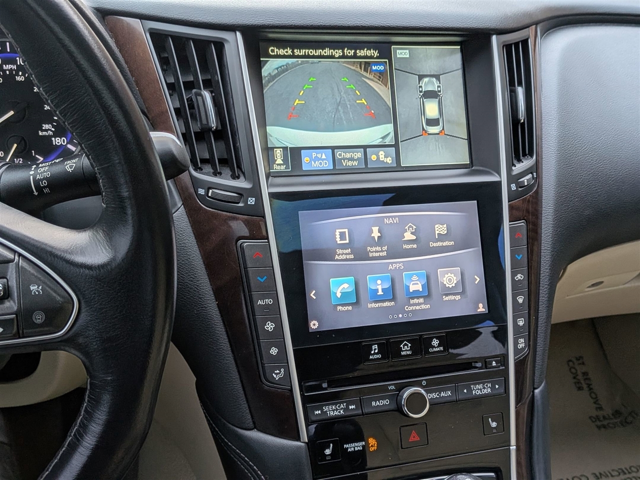 Infiniti Q50 Premium 4D Sedan 2014