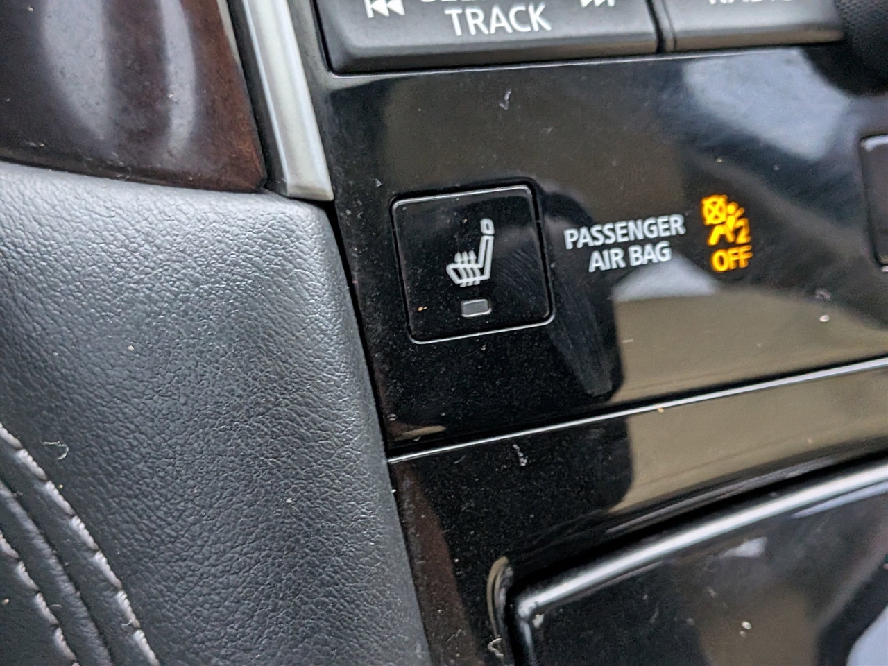 Infiniti Q50 Premium 4D Sedan 2014