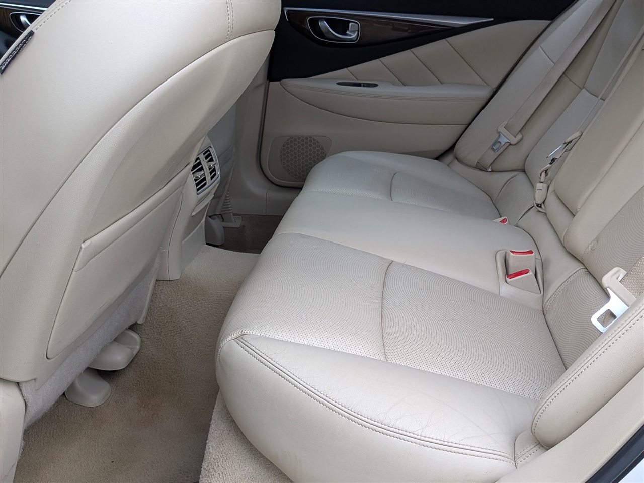 Infiniti Q50 Premium 4D Sedan 2014