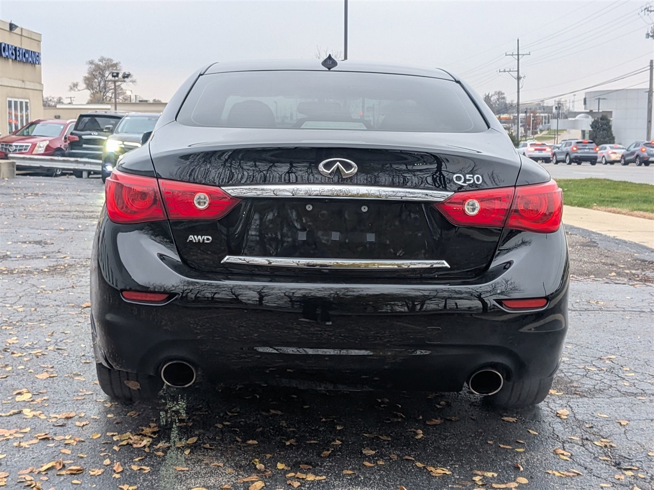 2015 Infiniti Q50 Premium AWD photo 3