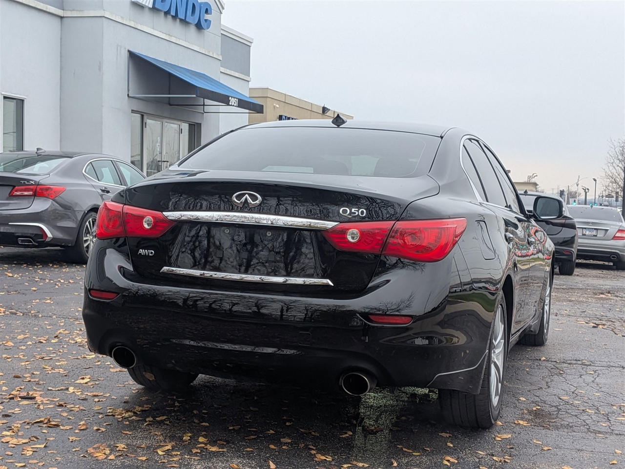 2015 Infiniti Q50 Premium AWD photo 4