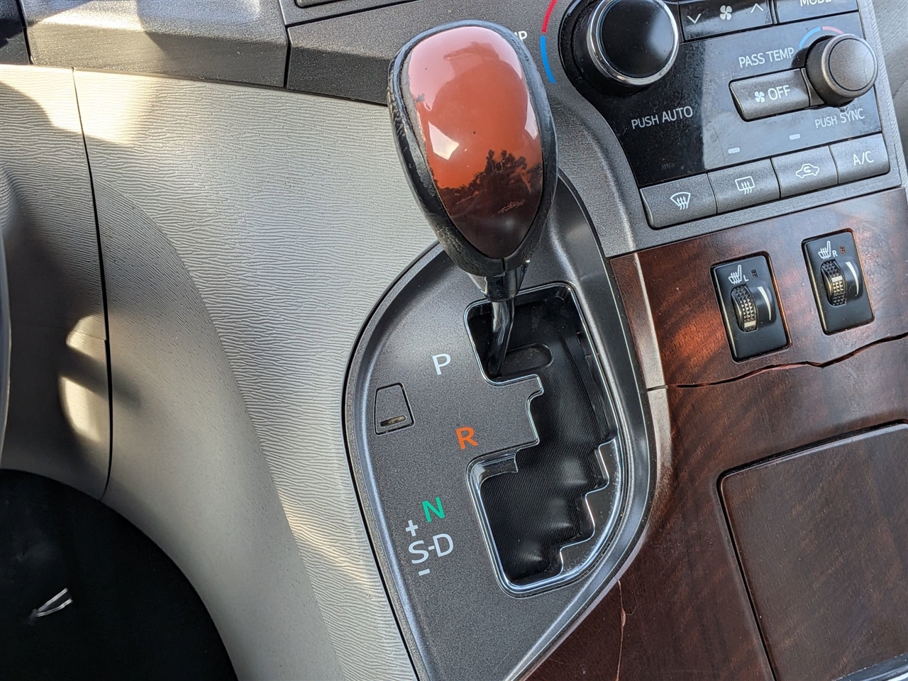 Toyota Venza Limited 4D SUV AWD V6 2009