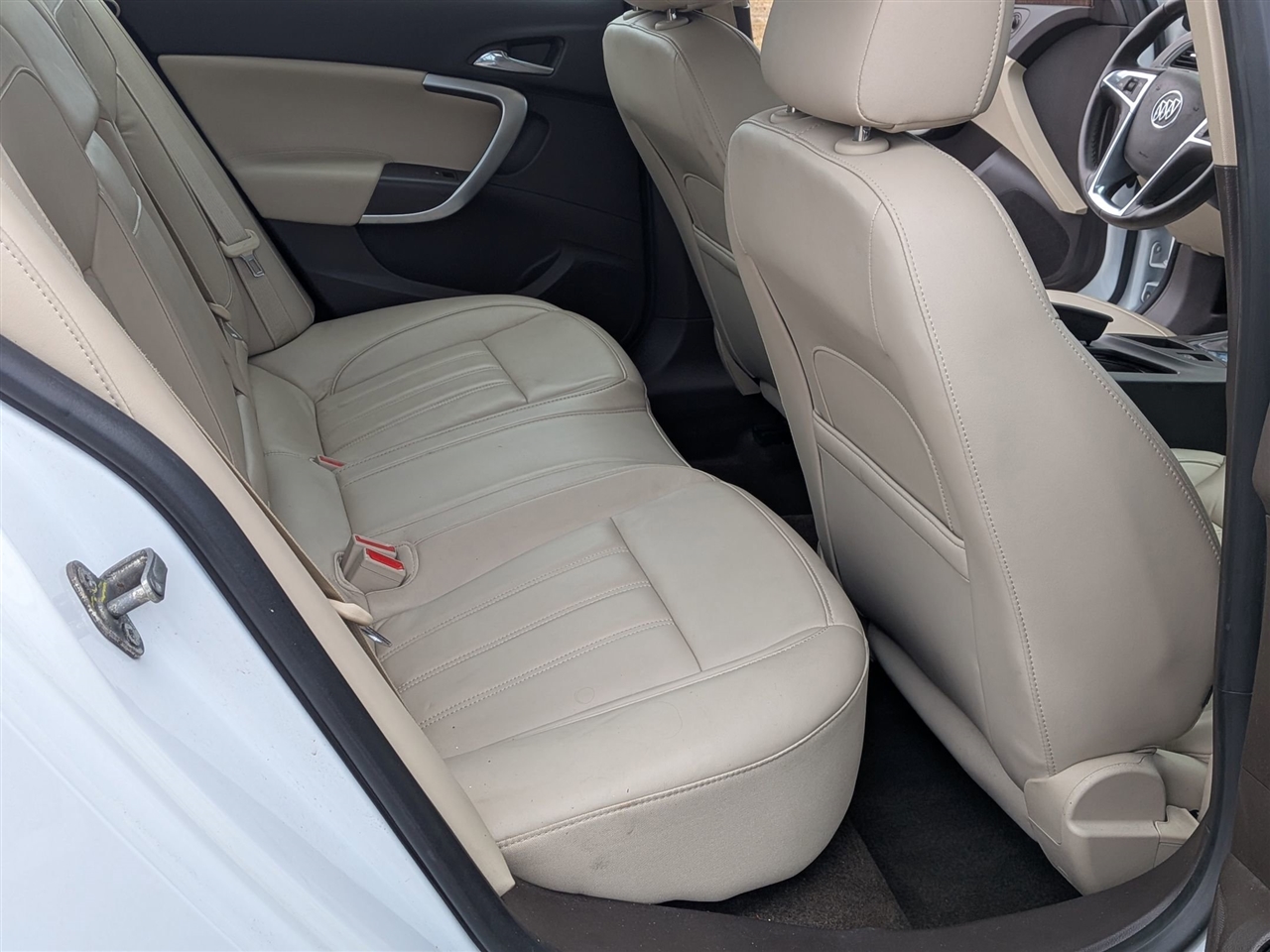 Buick Regal Base 2013