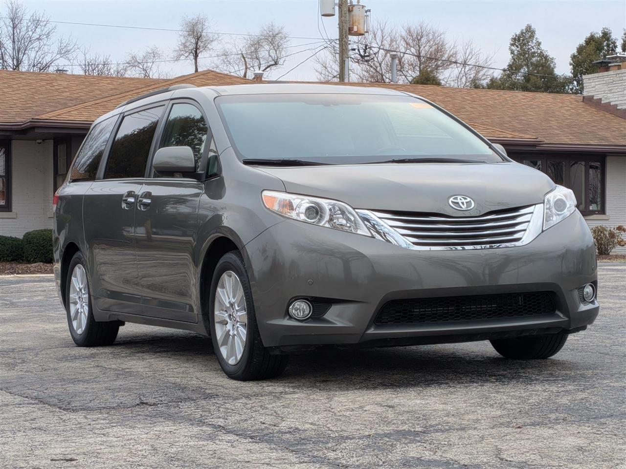 Toyota Sienna Limited AWD 7-Passenger V6 2012