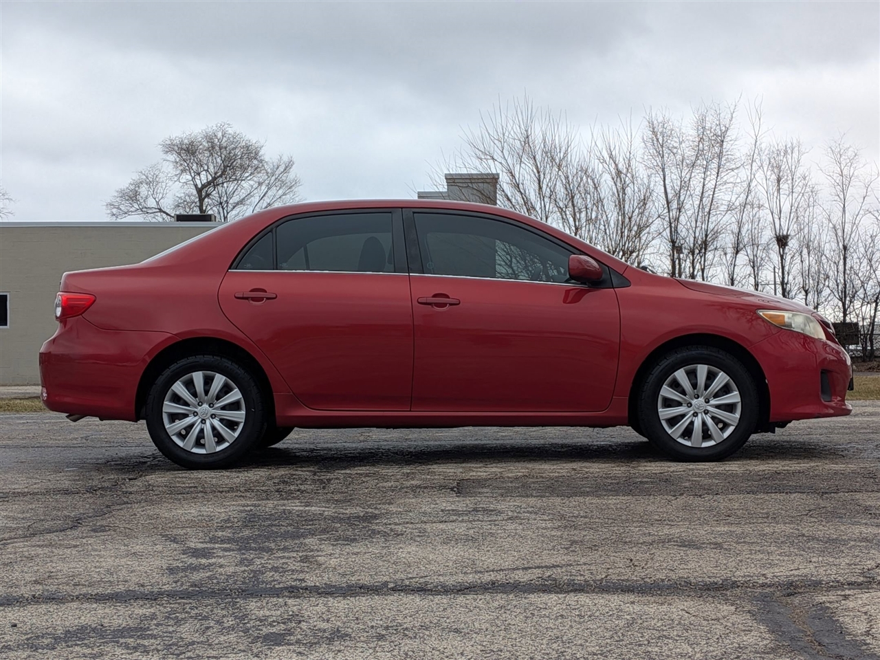 Toyota Corolla S 5-Speed MT 2013