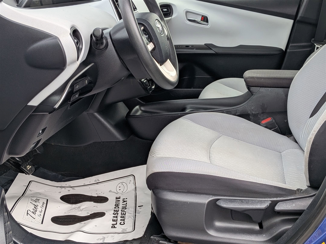 2017 TOYOTA PRIUS - Image 11