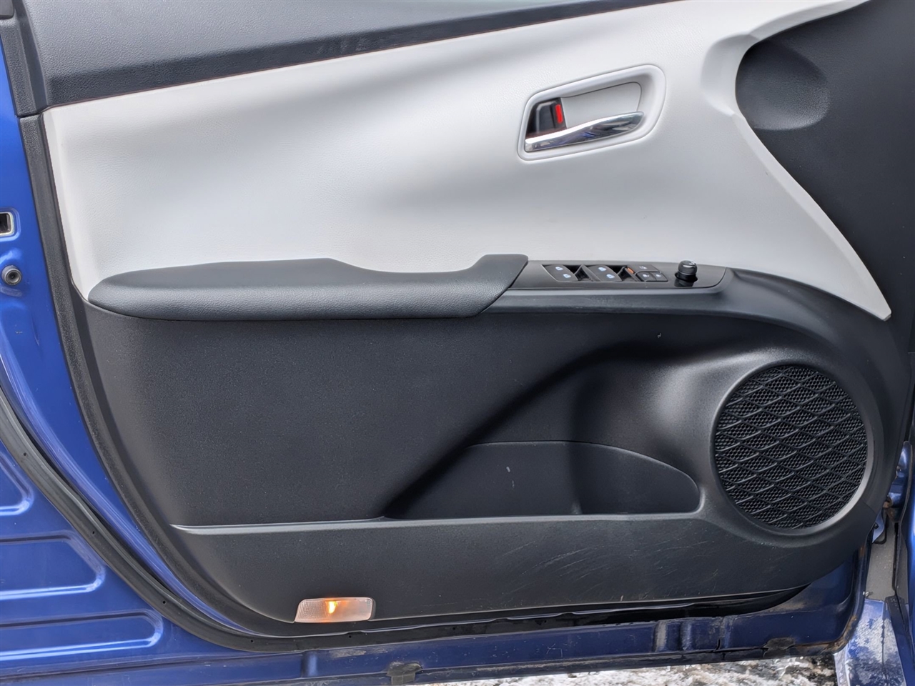 2017 TOYOTA PRIUS - Image 12