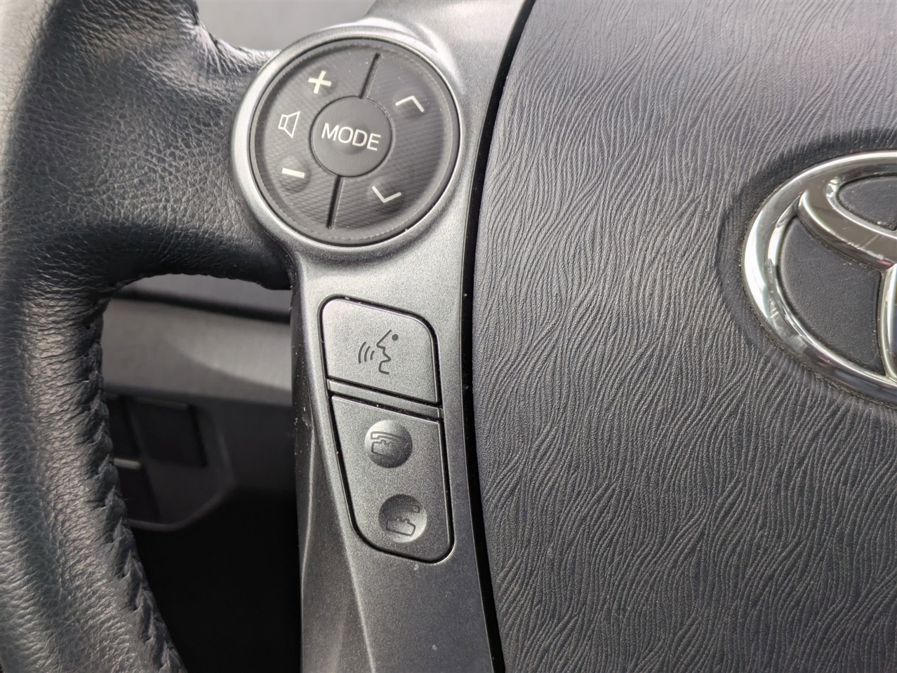 2013 TOYOTA PRIUS - Image 14