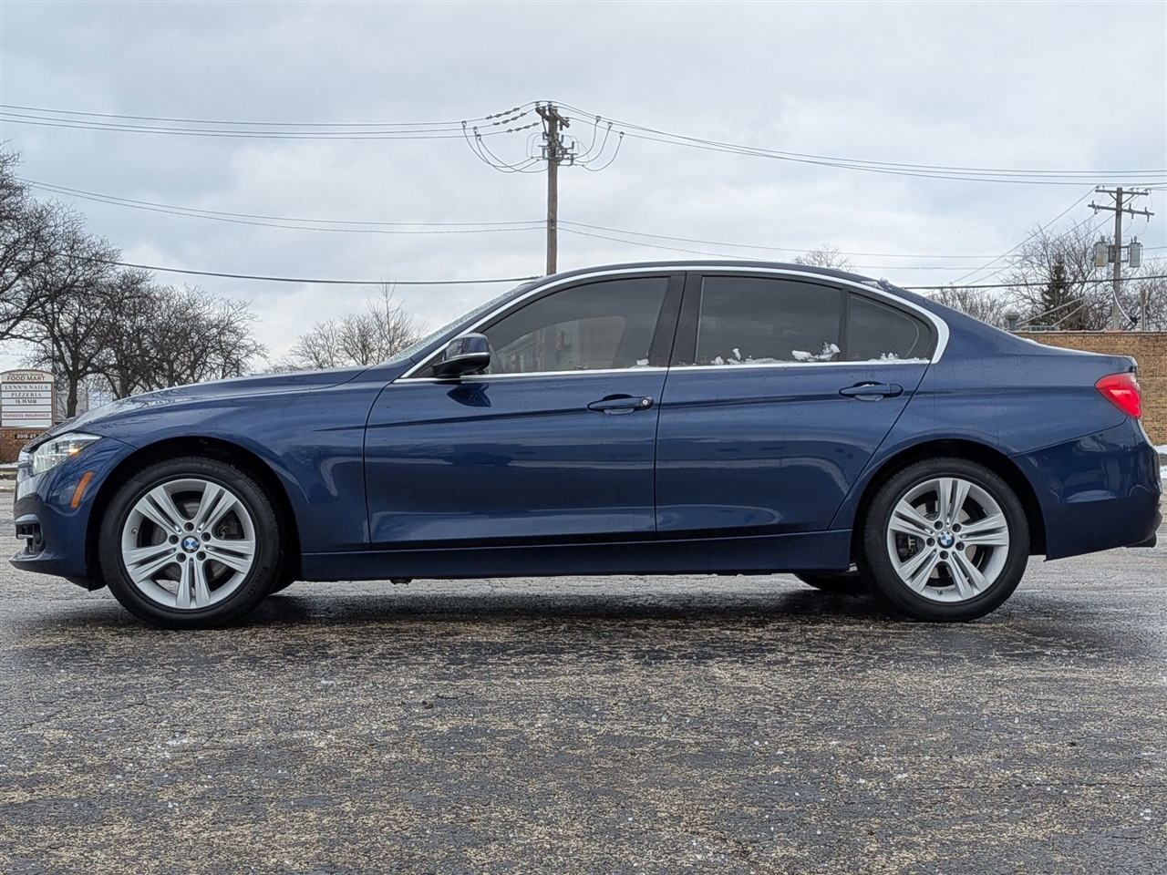 BMW 3-Series 330i xDrive SULEV Sedan 2017