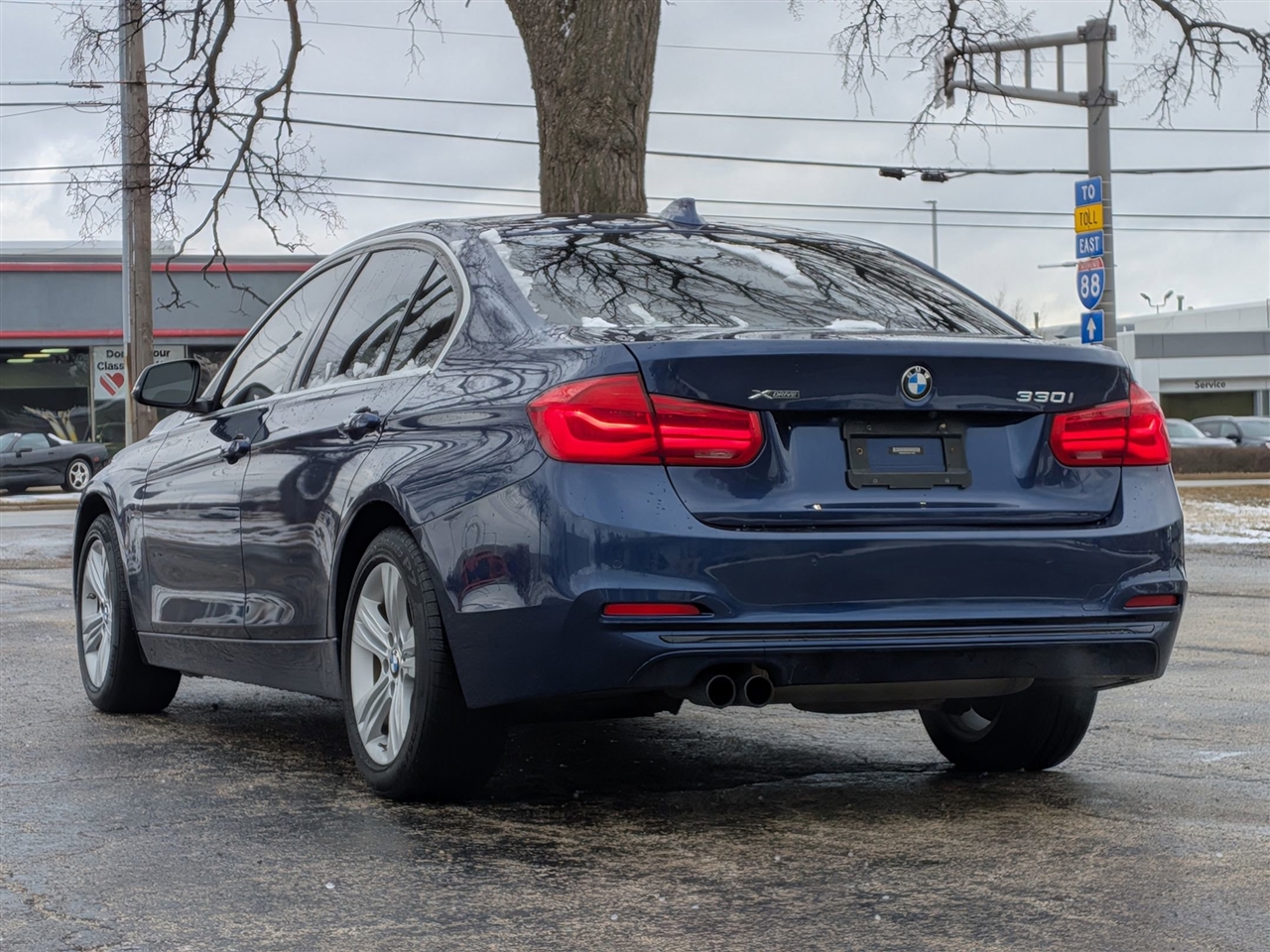 BMW 3-Series 330i xDrive SULEV Sedan 2017