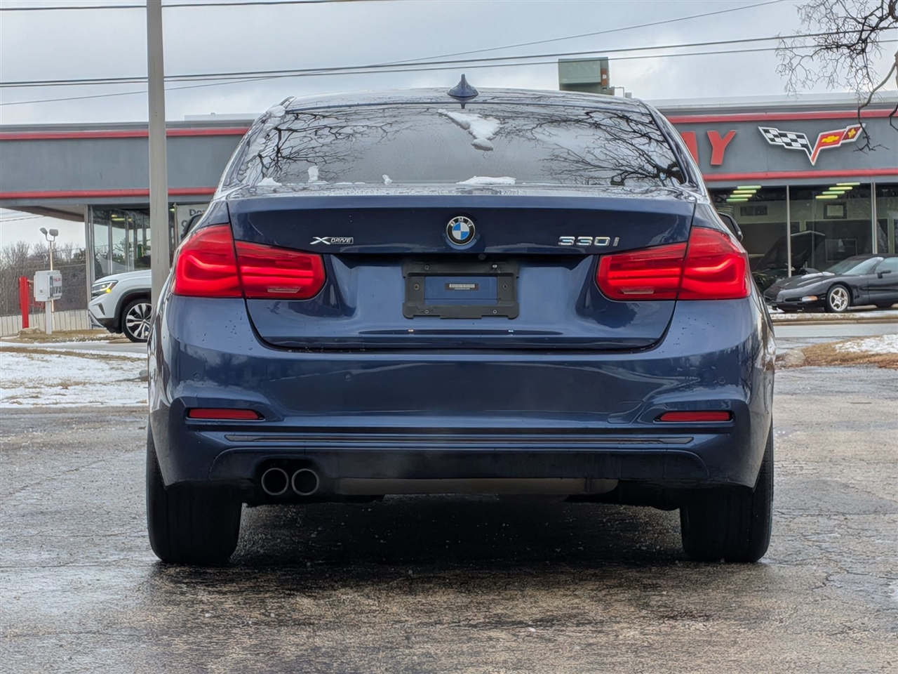 BMW 3-Series 330i xDrive SULEV Sedan 2017