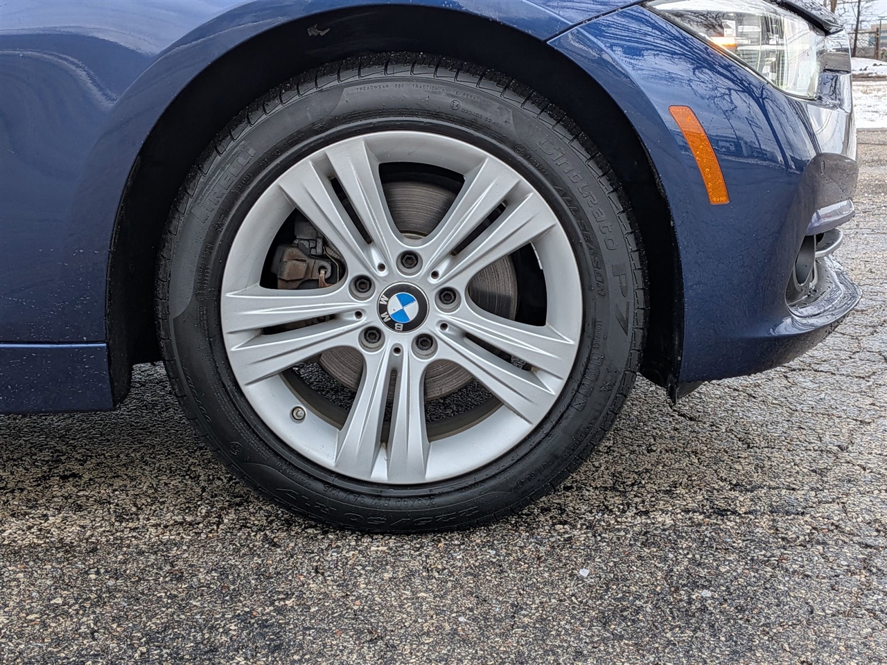 BMW 3-Series 330i xDrive SULEV Sedan 2017