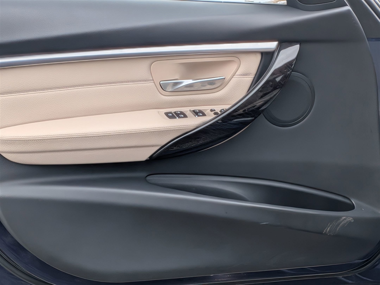 BMW 3-Series 330i xDrive SULEV Sedan 2017