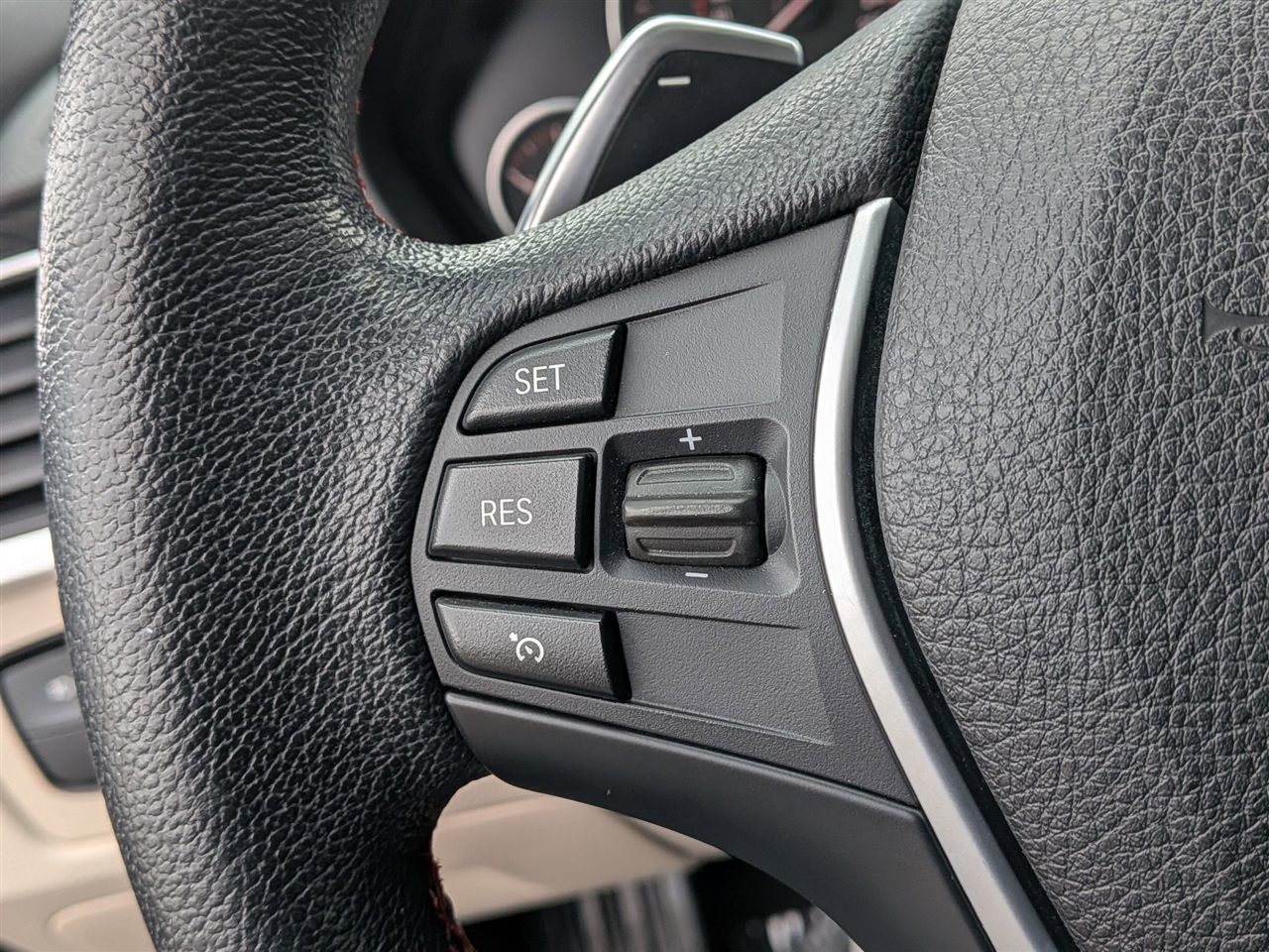 BMW 3-Series 330i xDrive SULEV Sedan 2017