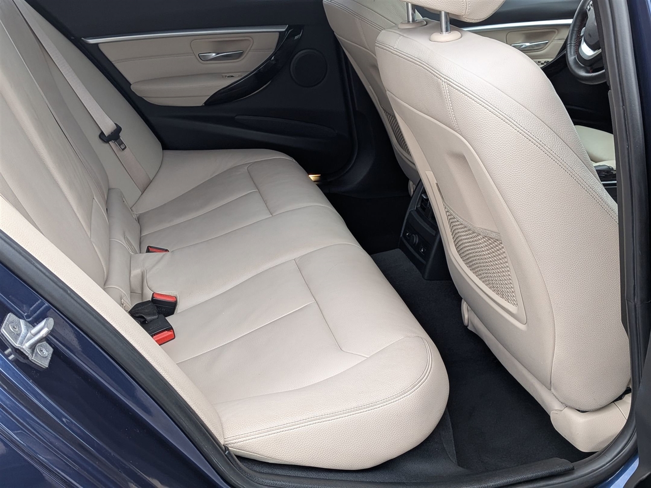 BMW 3-Series 330i xDrive SULEV Sedan 2017