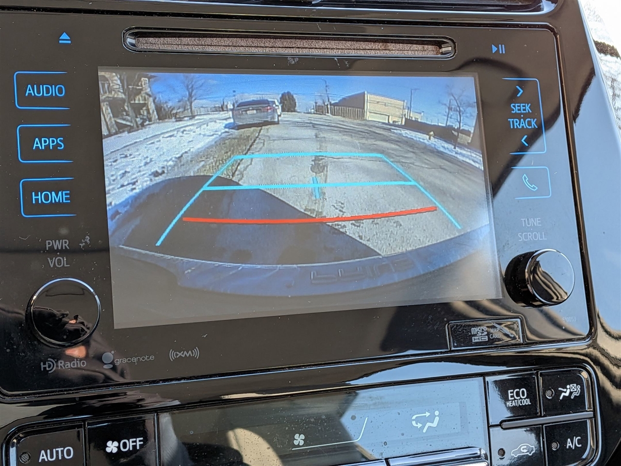 Toyota Prius Three (Natl) 2017