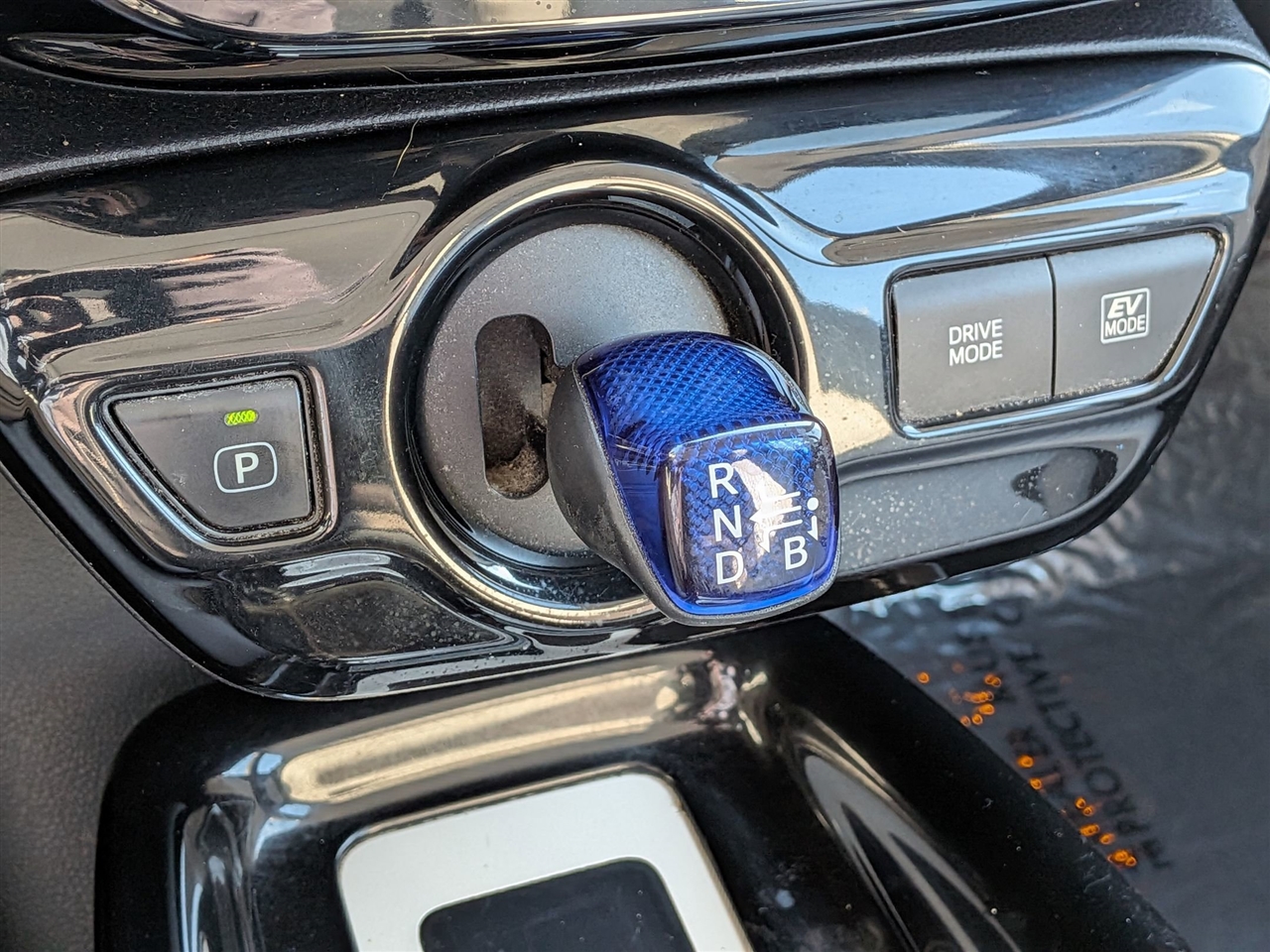 Toyota Prius Three (Natl) 2017