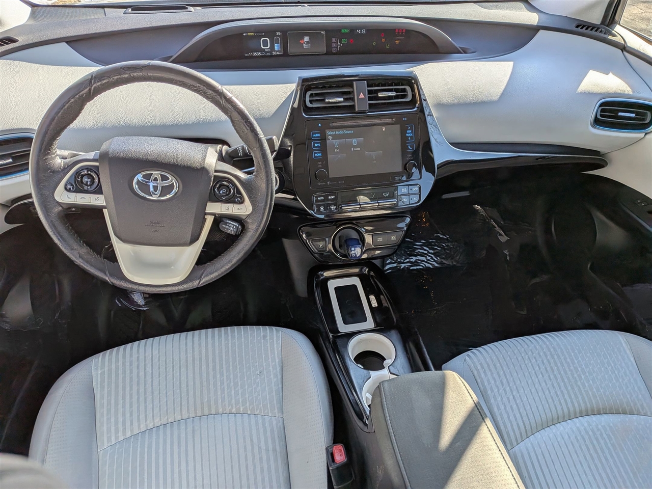 Toyota Prius Three (Natl) 2017