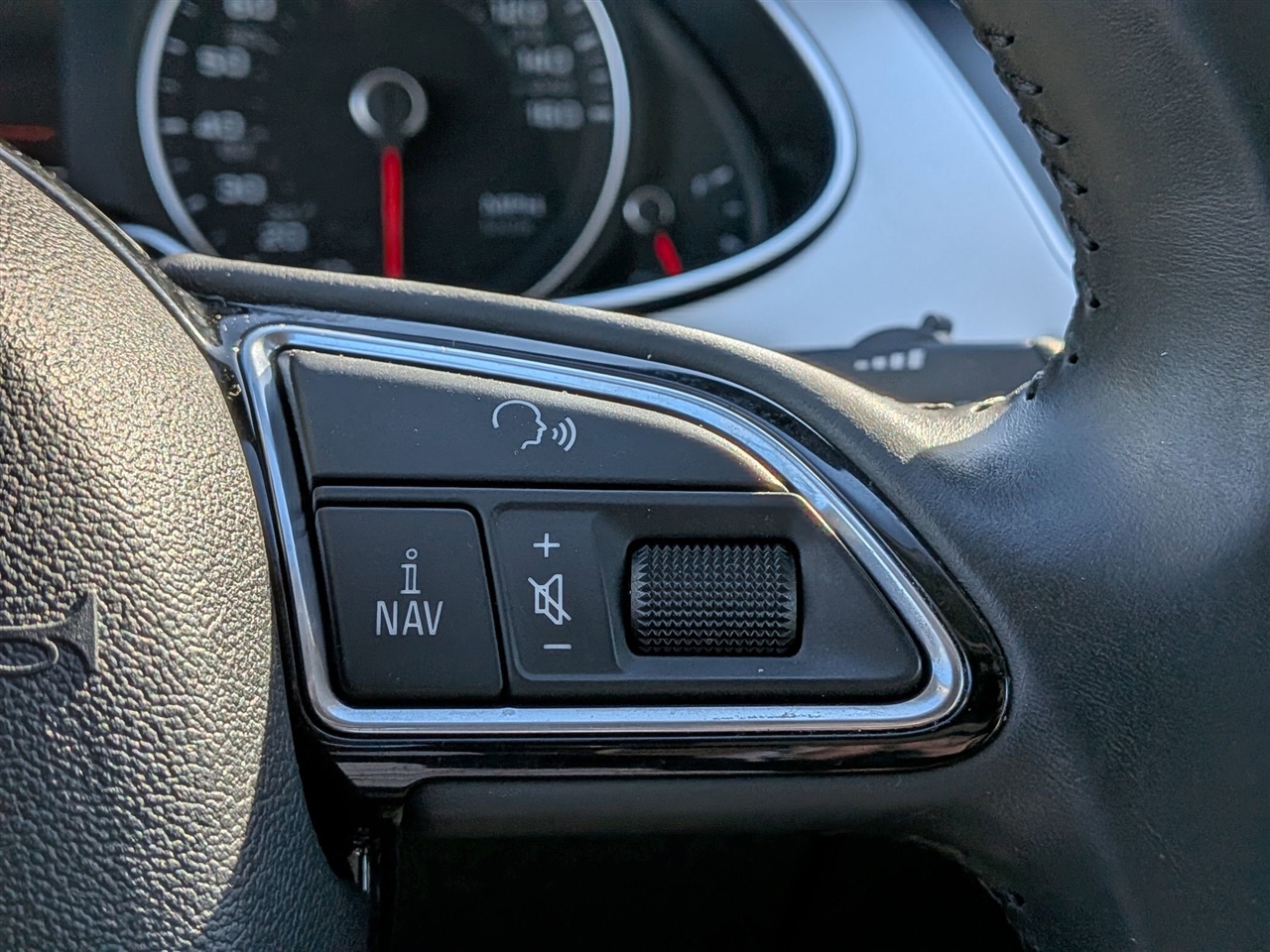 Audi A4 2.0T Premium Plus quattro Sedan AWD 8A 2016