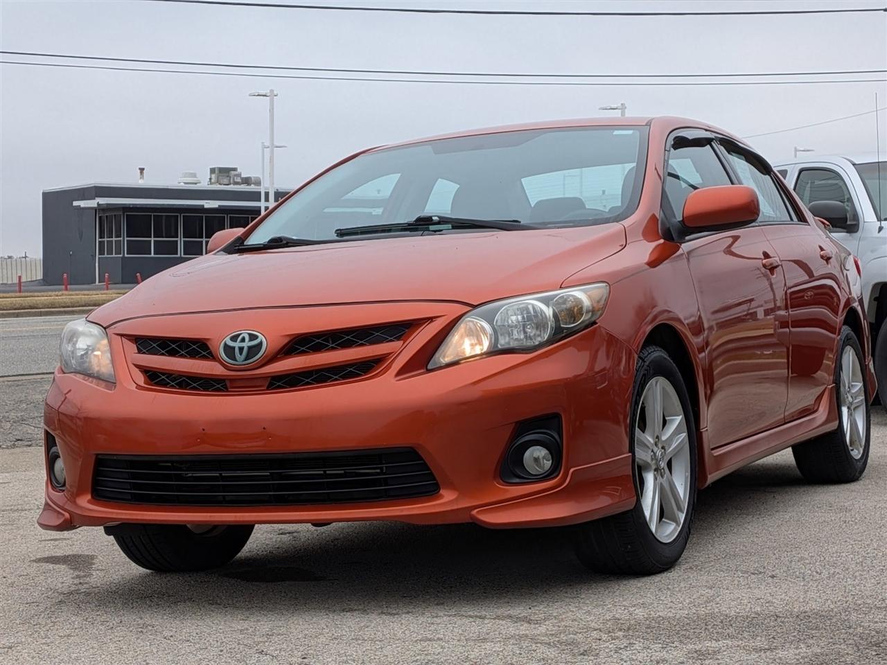 Toyota Corolla S 5-Speed MT 2013